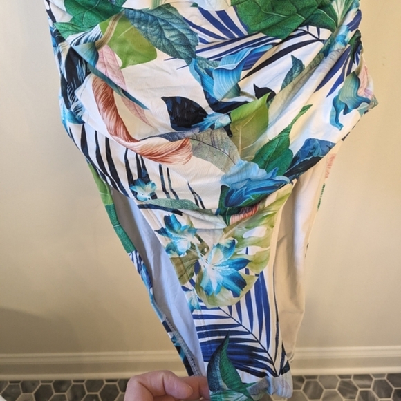 La Blanca Tummy Control Off Shoulder One Piece Floral Swim Suit Size 12 - Picture 5 of 13